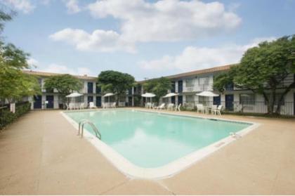 Americas Best Value Inn-Ft. Worth/Hurst - image 4