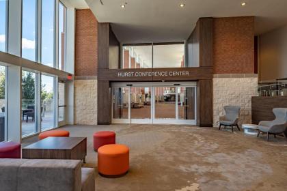 Hilton Garden Inn Dallas At Hurst Conference Center - image 8