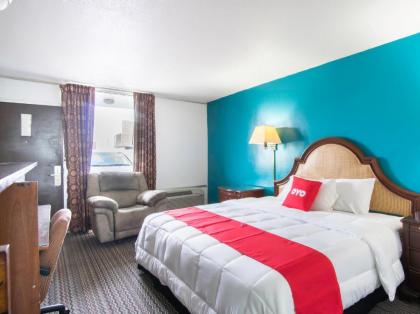 OYO Hotel Hutchinson KS West 4th Ave - image 13