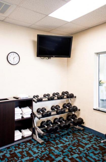 Fairfield Inn and Suites Hutchinson - image 10