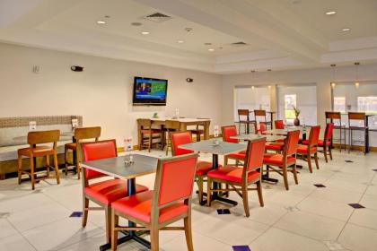 Holiday Inn Express Hotel & Suites Austin NE-Hutto an IHG Hotel - image 13