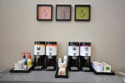 Hampton Inn and Suites Hutto - image 13