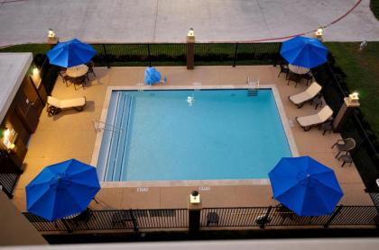 Hampton Inn and Suites Hutto - image 8