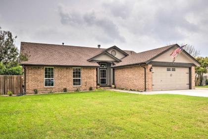 Modern Home with Private Yard 30 Mi to Austin - image 3