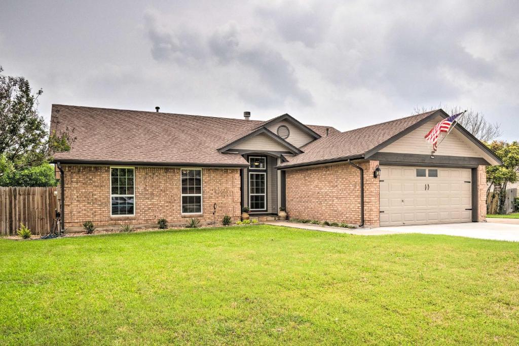 Modern Home with Private Yard 30 Mi to Austin - image 3