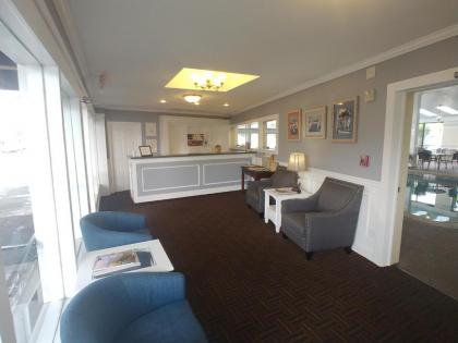 Hyannis Travel Inn - image 2