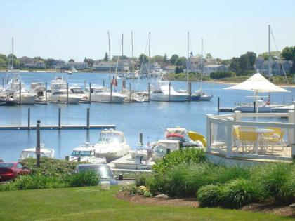 Anchor In Distinctive Waterfront Lodging - image 1