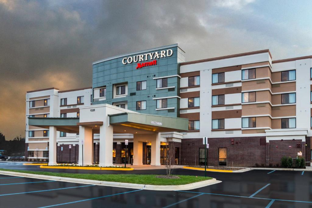 Courtyard Largo Medical Center Drive - main image