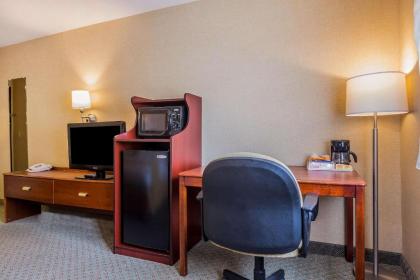 Quality Inn Hyde Park Poughkeepsie North - image 2