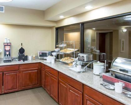Comfort Suites Idabel - image 11