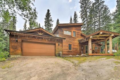 mountain Cabin with Deck and Backyard on mill Creek