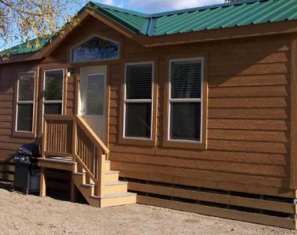 Idyllwild Camping Resort Cottage - image 2