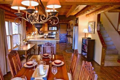 San Jacinto Lodge: Log Home w/ Hot Tub Views! - image 10