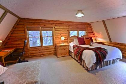 San Jacinto Lodge: Log Home w/ Hot Tub Views! - image 12