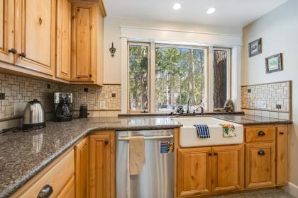 Cedar House - image 7