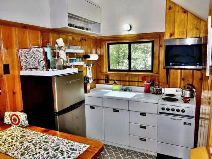 Peaceful Cabin - image 9