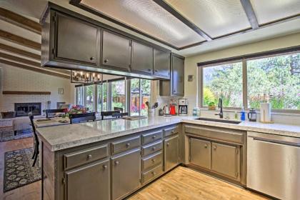 Gorgeous Mtn Getaway by Downtown Idyllwild - image 9