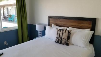 Sand Castle Inn - image 5