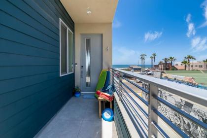 Ocean View 3 Bedrooms Condo just steps from the park pier & water! - image 10