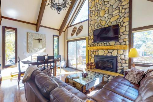 Pine Cone Cottage - main image