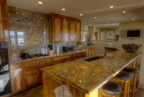 Azure Chateau by Lake Tahoe Accommodations - image 3