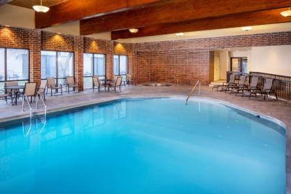 DoubleTree by Hilton Cleveland South - image 11