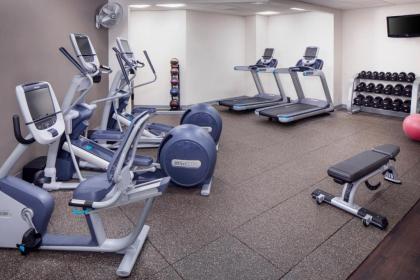 DoubleTree by Hilton Cleveland South - image 12