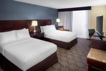 DoubleTree by Hilton Cleveland South - image 15
