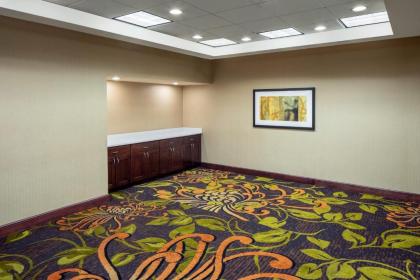 DoubleTree by Hilton Cleveland South - image 16
