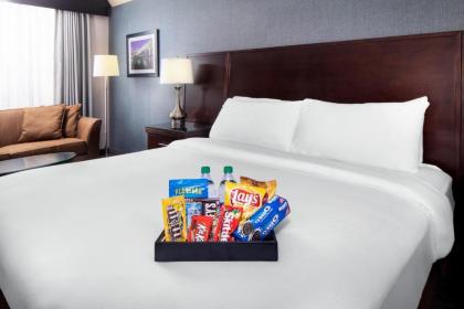 DoubleTree by Hilton Cleveland South - image 8