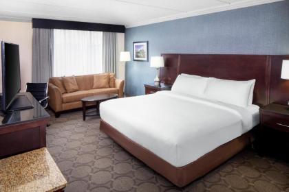 DoubleTree by Hilton Cleveland South - image 9