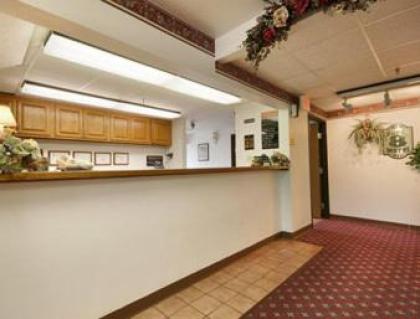 Super 8 by Wyndham Independence - image 2