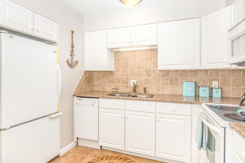 Seaside Retreat - image 2