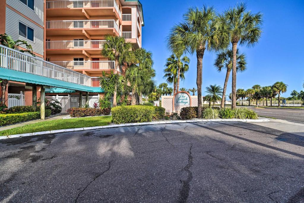 Beachfront Indian Shores Condo Pool Hot Tub - image 6