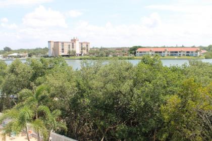 Quiet Waters by Florida Lifestyle Vacation Rentals - image 4