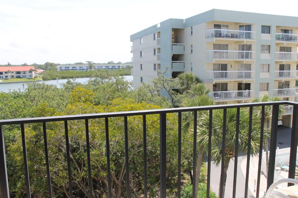 Quiet Waters by Florida Lifestyle Vacation Rentals - image 6