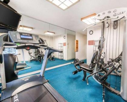 Quality Inn South - image 4