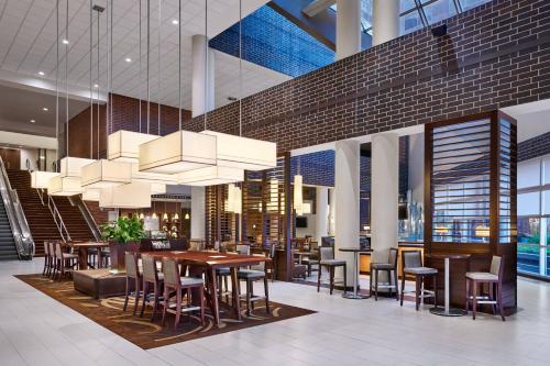 Sheraton Indianapolis Hotel at Keystone Crossing - main image