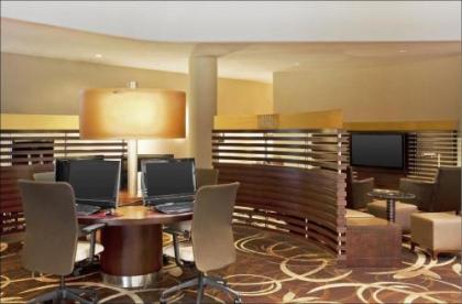 Sheraton Indianapolis Hotel at Keystone Crossing - image 2
