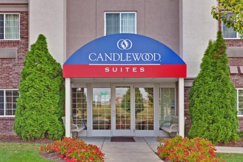 Candlewood Suites Indianapolis Northeast an IHG Hotel - image 2