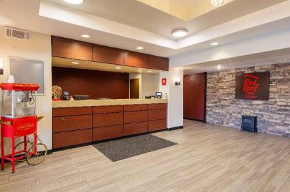 Red Roof Inn & Suites Indianapolis Airport - image 4