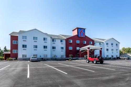 Motel 6-Indianapolis IN - Southport - main image