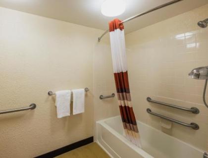 Red Roof Inn Indianapolis South - image 4