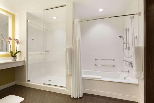 The Alexander A Dolce Hotel - image 4