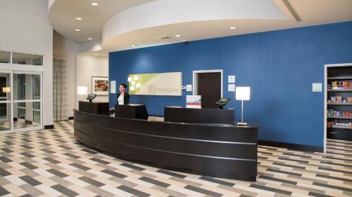 Holiday Inn Indianapolis Airport an IHG Hotel - image 3