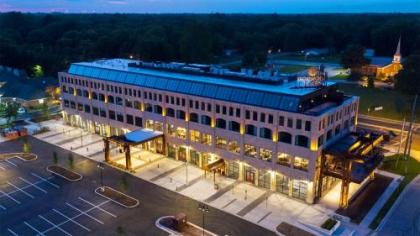 Ironworks Hotel Indy - image 5