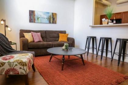 BOHO INDUSTRIAL 2BR APT NORTH OF MASS AVE
