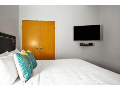 2BR 2BA CozySuites in the heart of Indianapolis - image 11