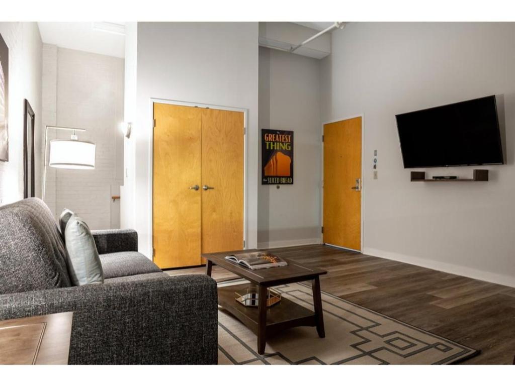 2BR 2BA CozySuites in the heart of Indianapolis - image 3