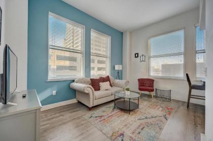 Bright Downtown Apartments by Frontdesk